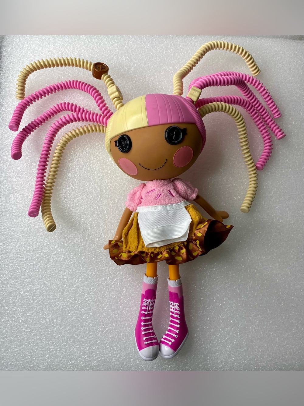 Lalaloopsy Silly Hair Scoops Waffle
Cone Full Size Doll